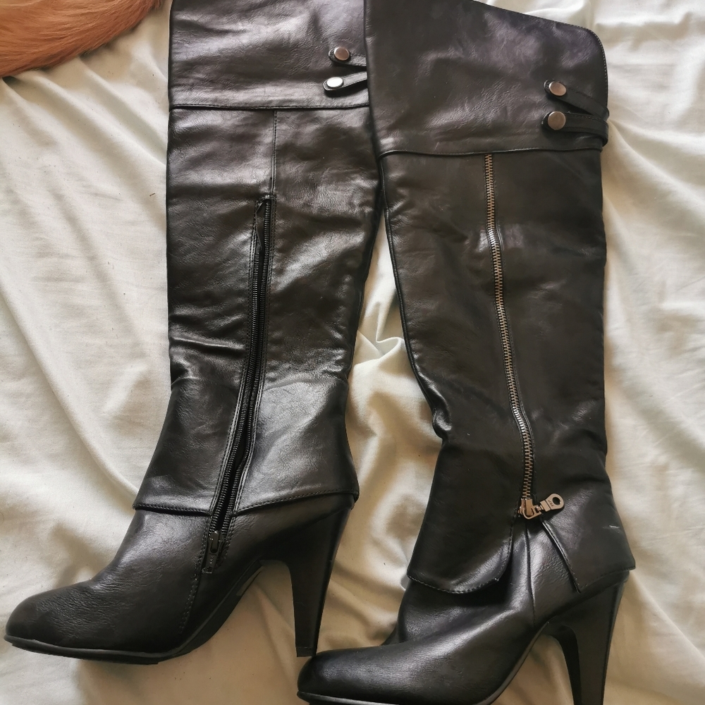 Knee High, High Heeled Boots *Call It Spring - Picture 3 of 3